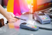 NFC-s fizetés 2025-ben – Hogyan működik, mennyire biztonságos és miért éri meg használni?